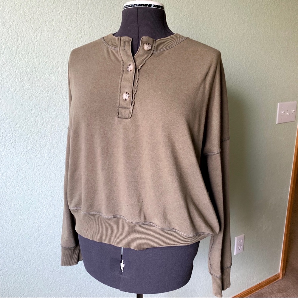 American Eagle Top